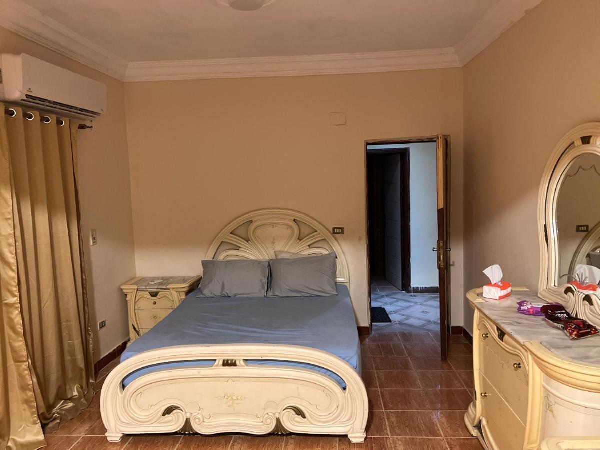 Apartment 2 Bedroom With Private Entrance *