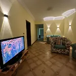 2 Bedroom Apartment With Private Entrance